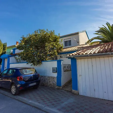 Apartmán 2 Bedroom Amazing In *