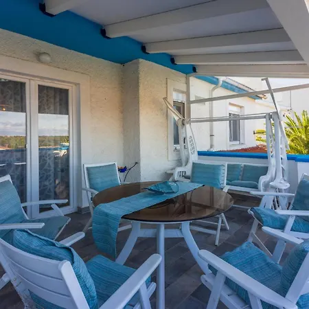 2 Bedroom Amazing In Banjole