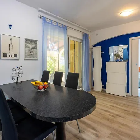 Apartman Stunning In With Wifi Banjole